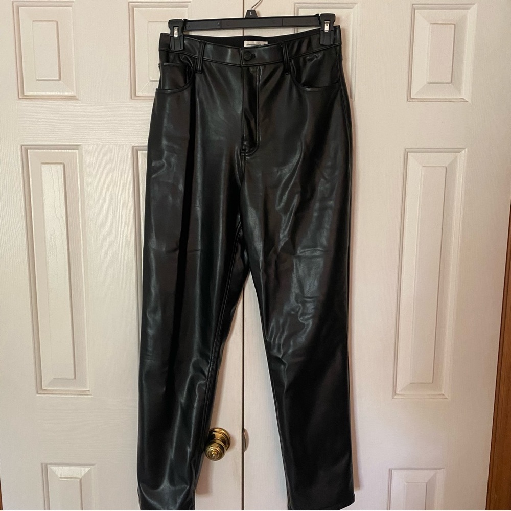 Abercrombie Curve Love vegan leather 90s ultra high rise straight black pant-12